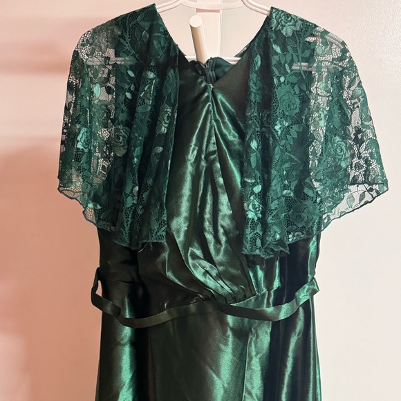 Long gown - Picture 2 of 5